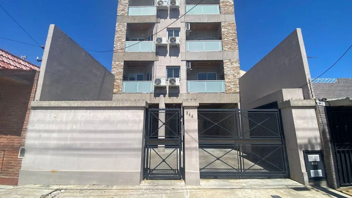 DEPARTAMENTO DE 2 AMBIENTES CON BALCÓN Y PARRILLA 3