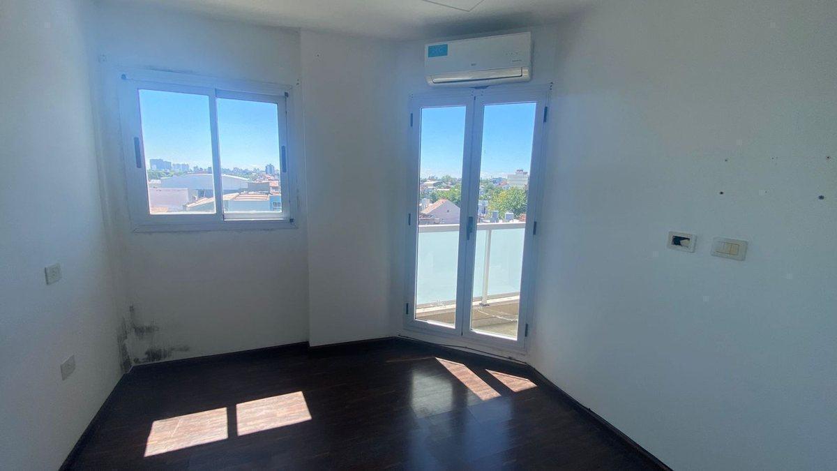 Foto de DEPARTAMENTO DE 2 AMBIENTES CON BALCÓN Y PARRILLA, imagen 2