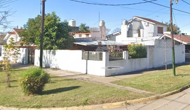 Casa en venta en Longchamps, excelente Ubicación, a solo 5 cuadras de la estacion 5