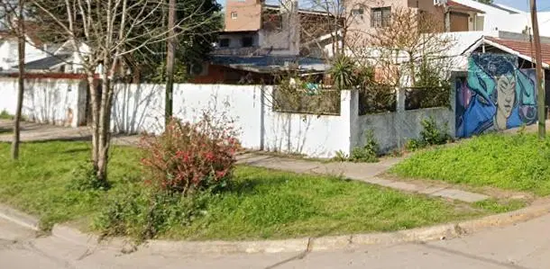 Casa en venta en Longchamps, excelente Ubicación, a solo 5 cuadras de la estacion 4
