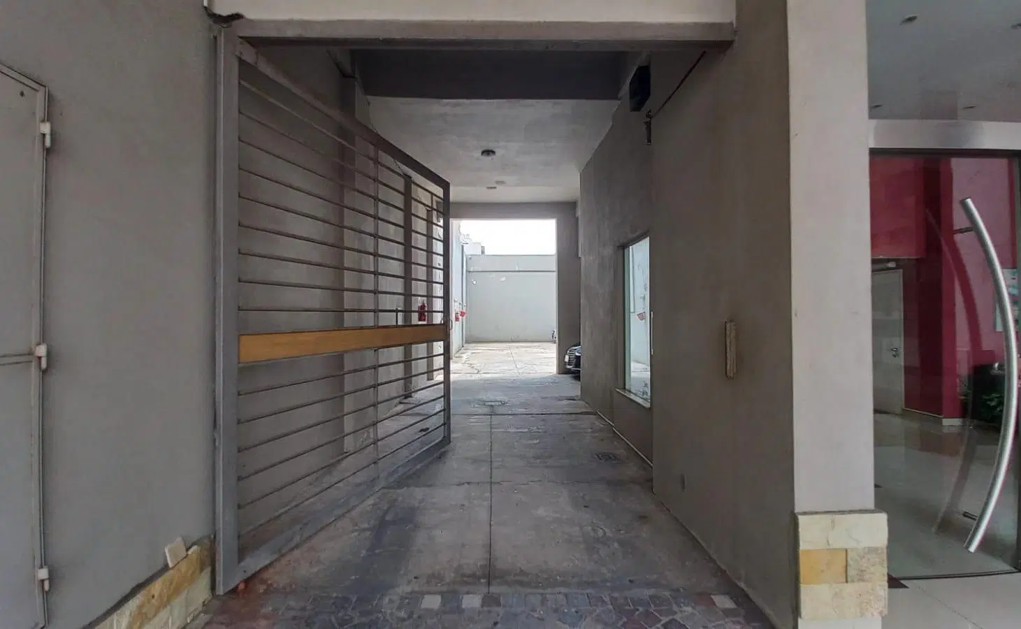 Departamento con baulera y cochera en alquiler 4