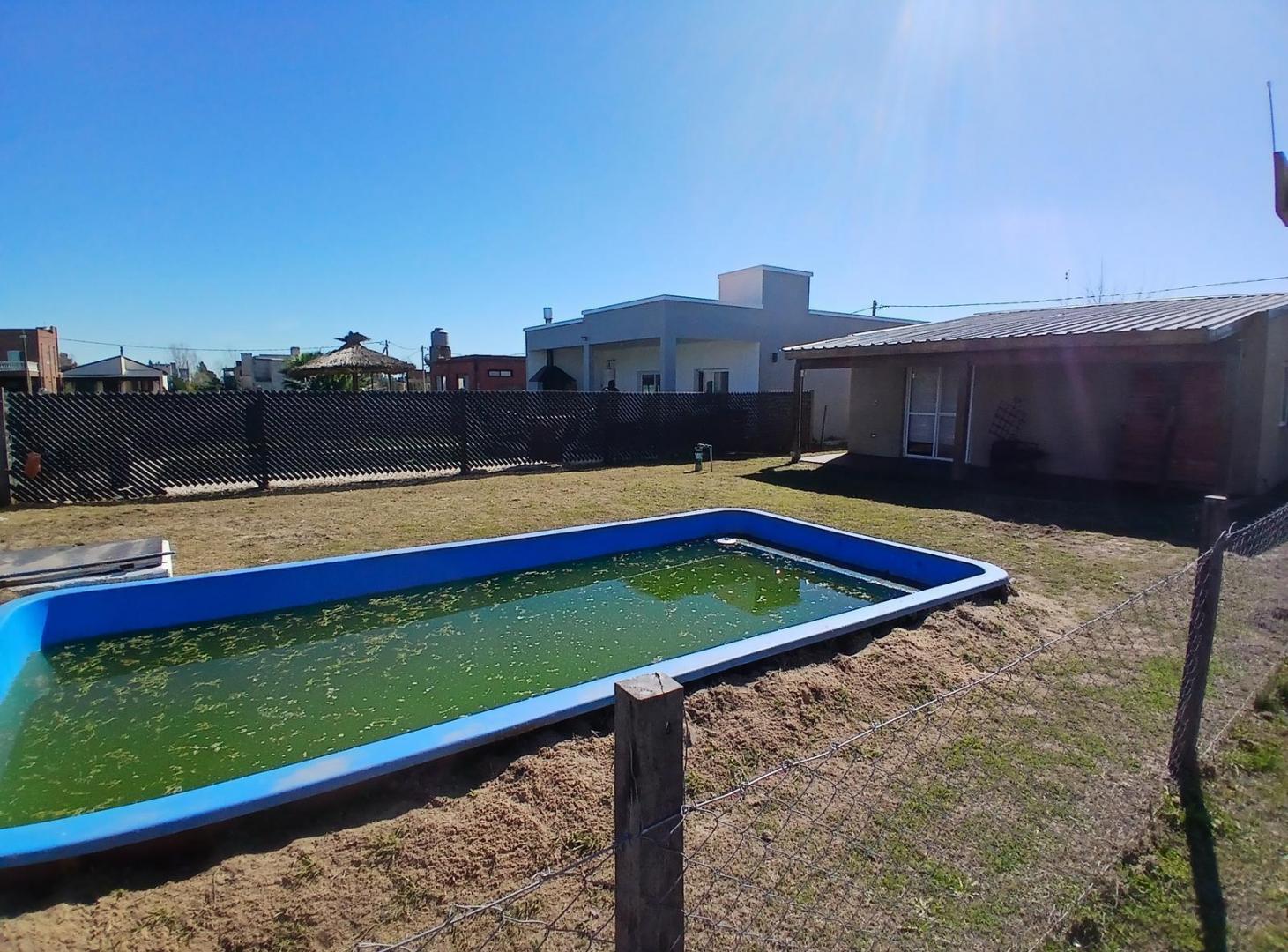 Foto de Casa de campo, dos dormitorios, con parque y pileta, Domselaar Chico, imagen 2