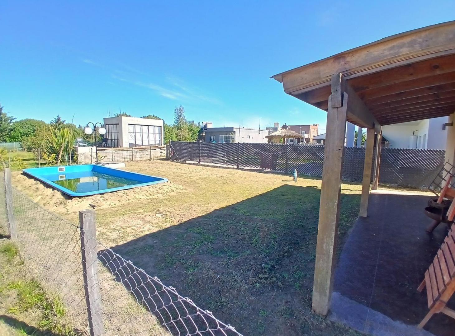 Foto de Casa de campo, dos dormitorios, con parque y pileta, Domselaar Chico, imagen 4