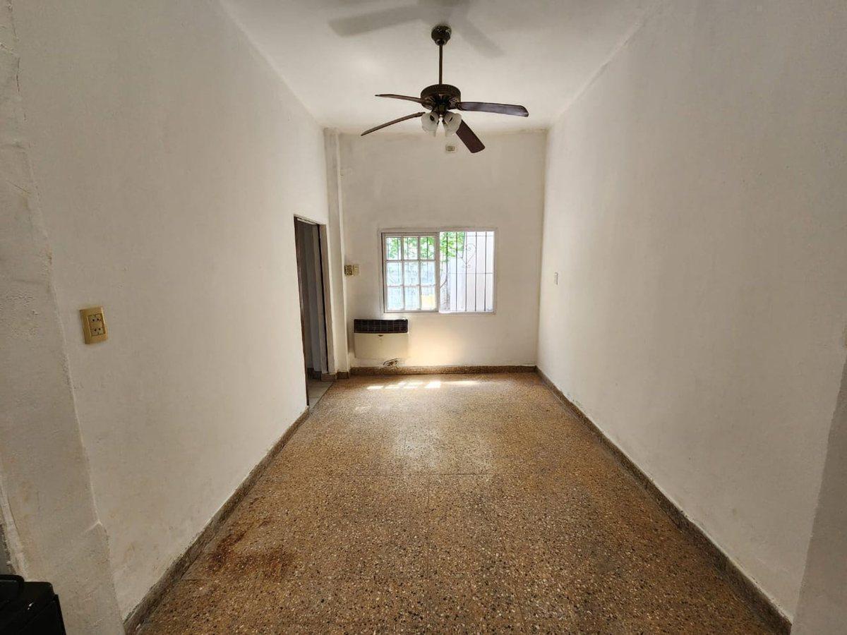 Foto de VENTA CASA LANUS CENTRO LOTE PROPIO c/terraza, imagen 2