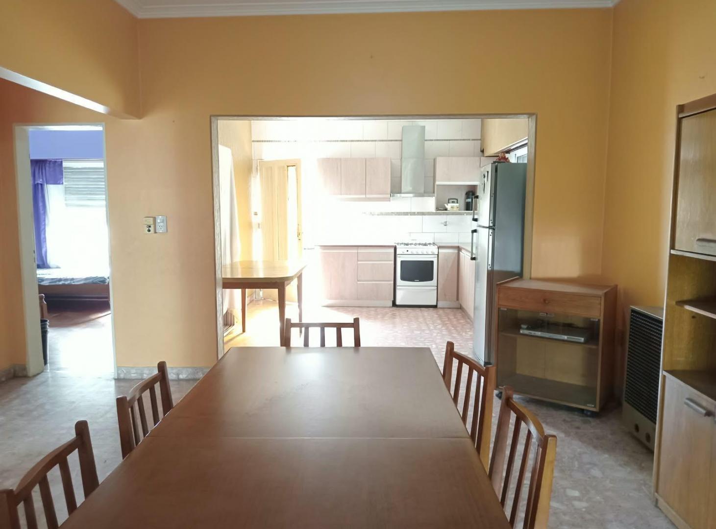 Foto de VENTA CASA-3 AMBIENTES-COCHERAS., imagen 5