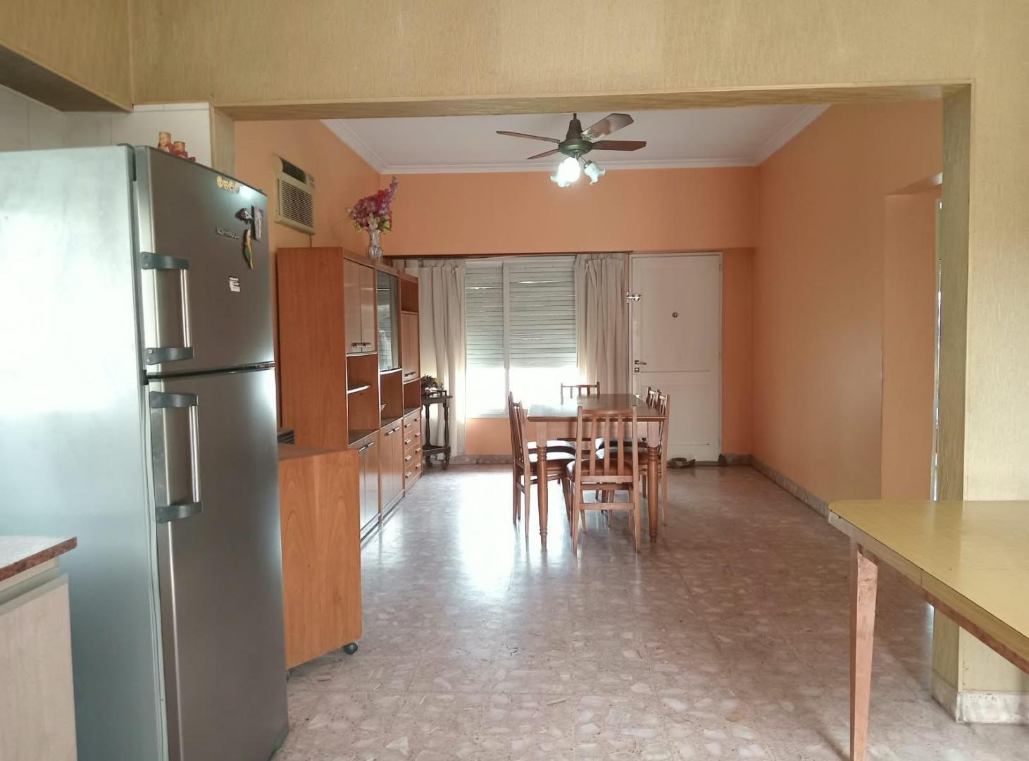 Foto de VENTA CASA-3 AMBIENTES-COCHERAS., imagen 3