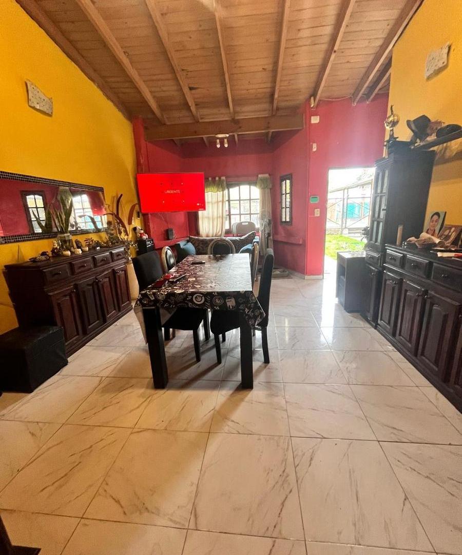 Foto de URGENTE FINANCIO CASA 4 AMB EN GLEW, imagen 2