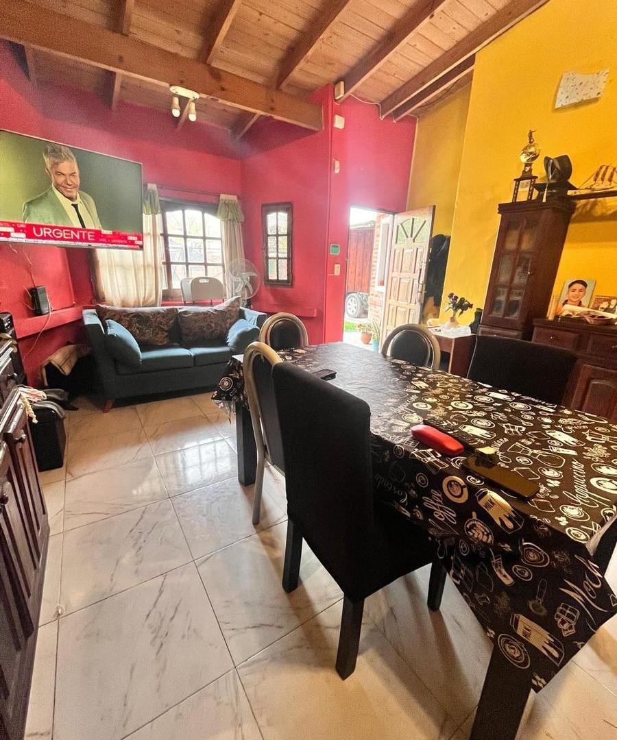 Foto de URGENTE FINANCIO CASA 4 AMB EN GLEW, imagen 3