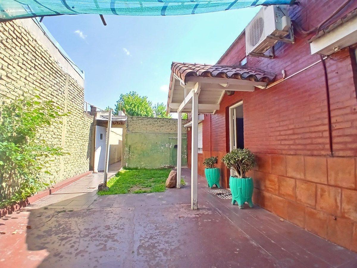 Foto de PH 2 ambientes con espacio verde Banfield VENTA, imagen 1