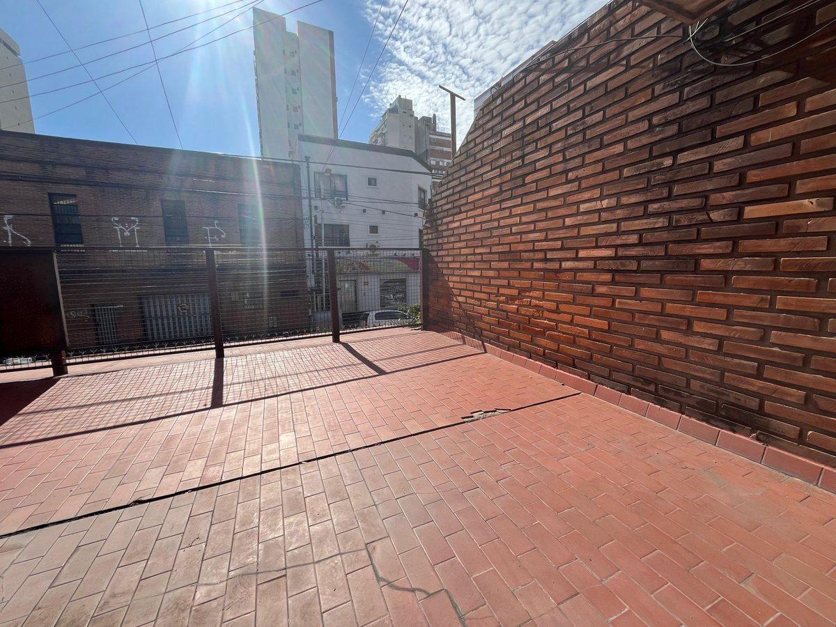 Foto de Departamento con patio zona centro Avellaneda con renta vigente VENTA, imagen 1