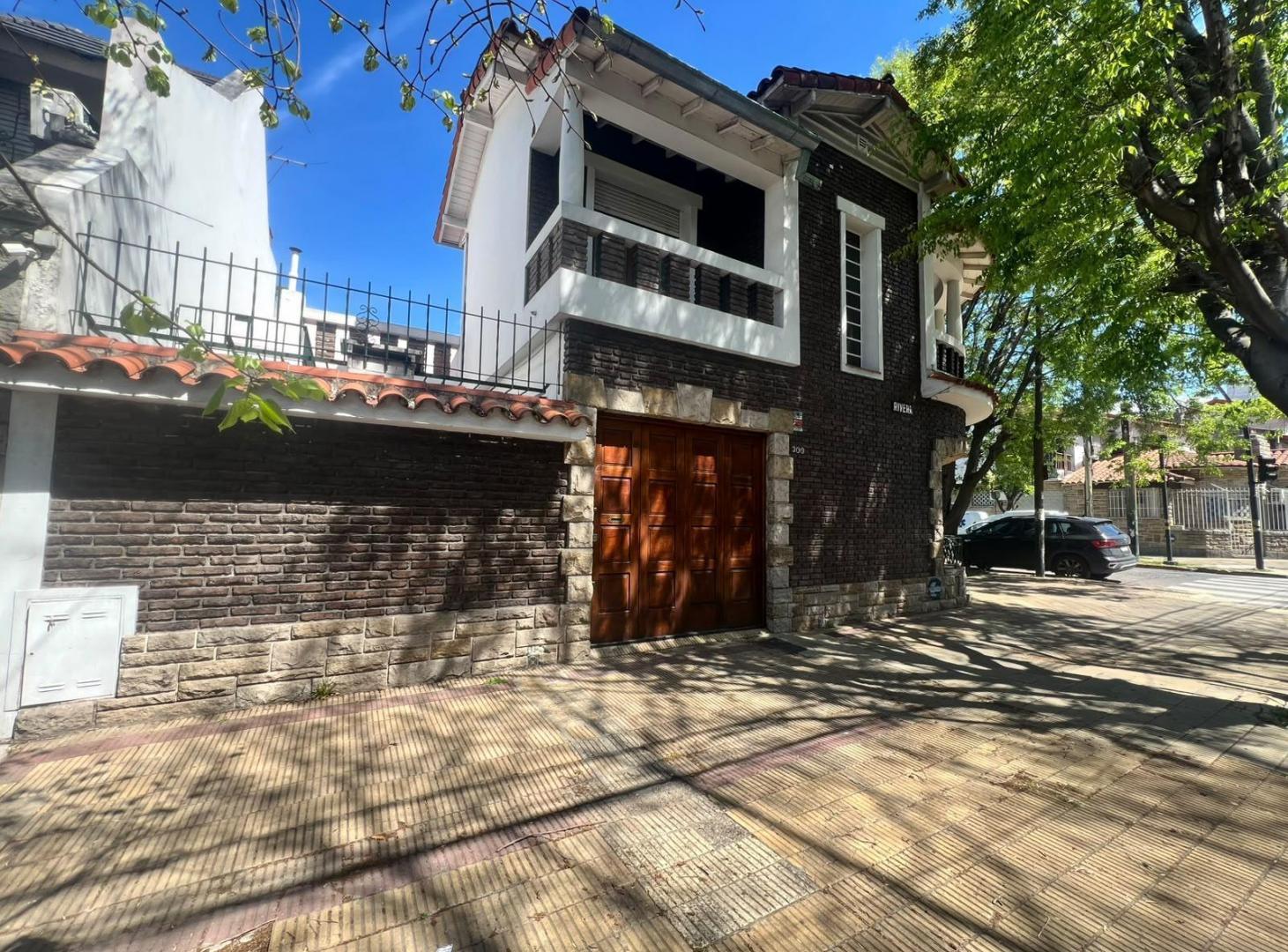 Foto de VENTA CASA 7 AMBIENTES - LOMAS OESTE - ACEVEDO AL 400, imagen 1