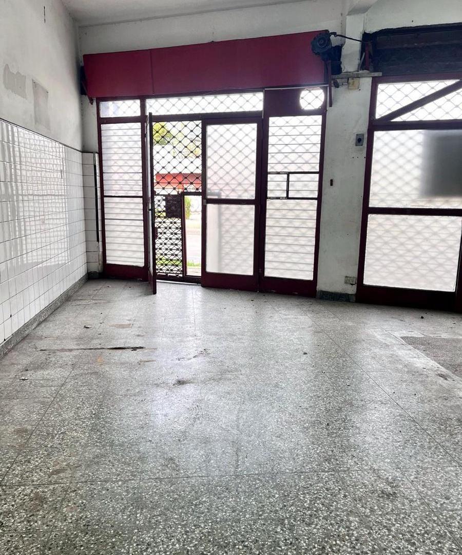Foto de LOCAL en VENTA o ALQUILER | TEMPERLEY, imagen 3