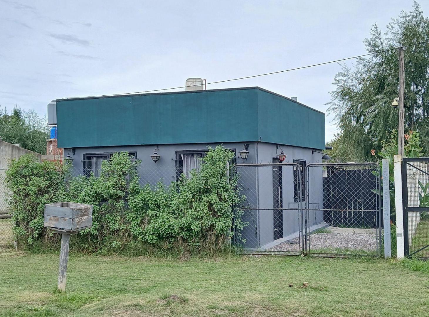 Casa con parque y pileta inmejorable zona de Domselaar VENTA