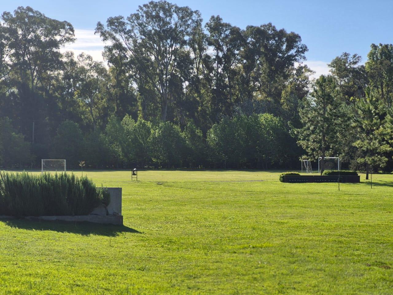 Foto de LOTE 401 EN VENTA - "CAMPOS DE ROCA II" - EXCELENTE UBICACIÓN EN CUL DE, imagen 3