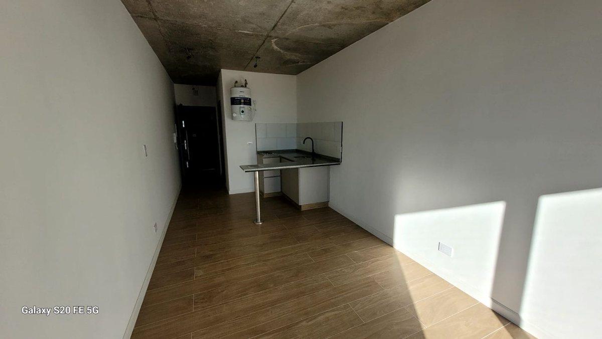 Foto de MONOAMBIENTE BANFIELD CENTRO CON TERRAZA PRIVADA, imagen 4