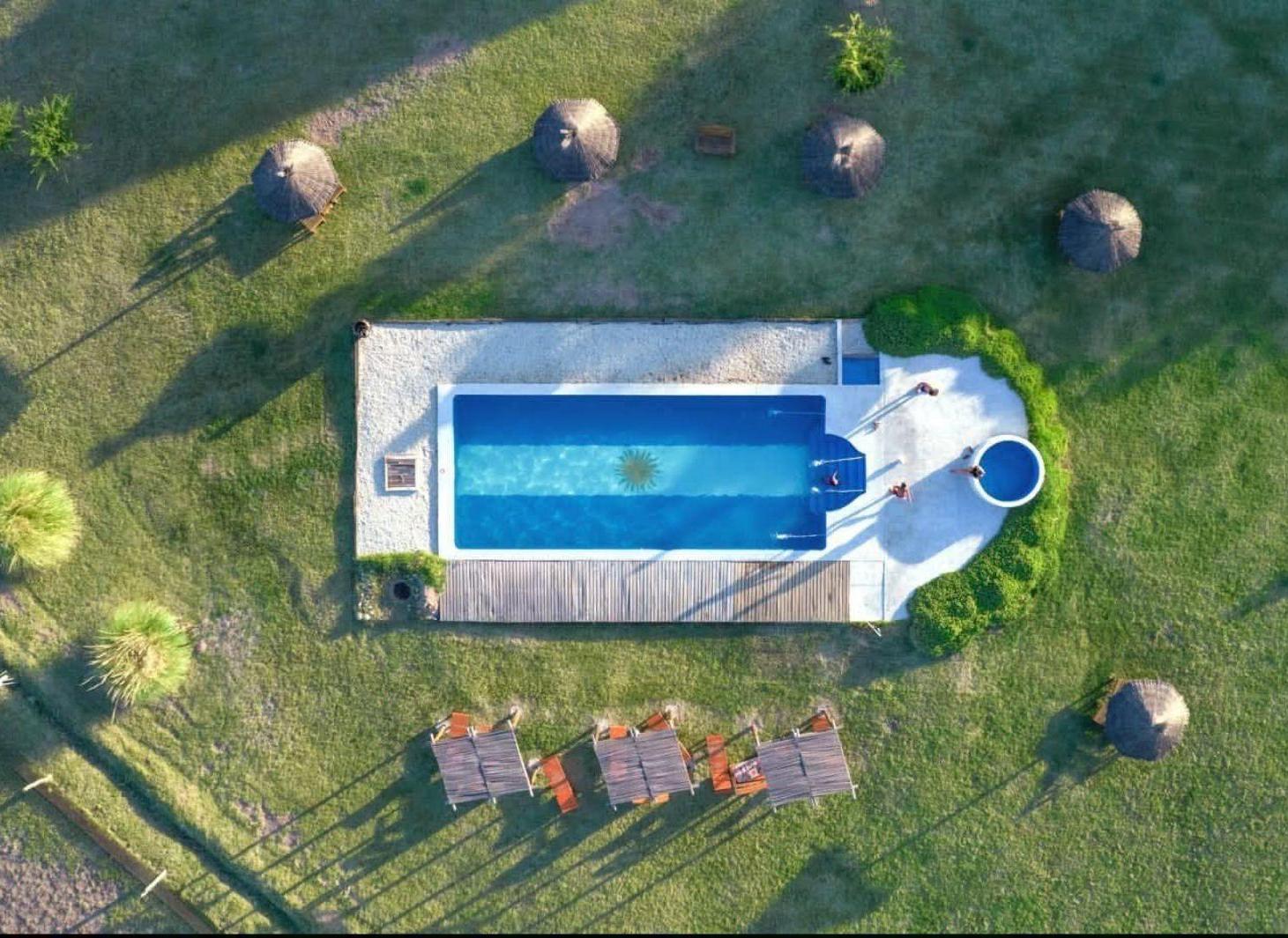 Foto de 7 hectareas con 5 cabañas y 1 casa a orillas del rio Atuel, imagen 1