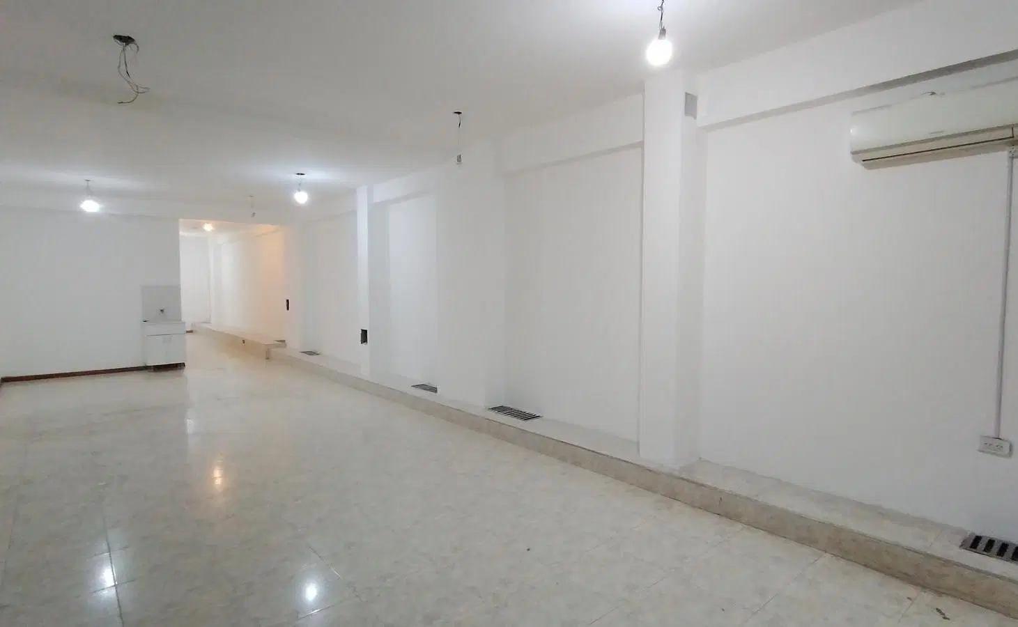 Local Comercial en Alquiler - Ubicación Estratégica en La Perla 2