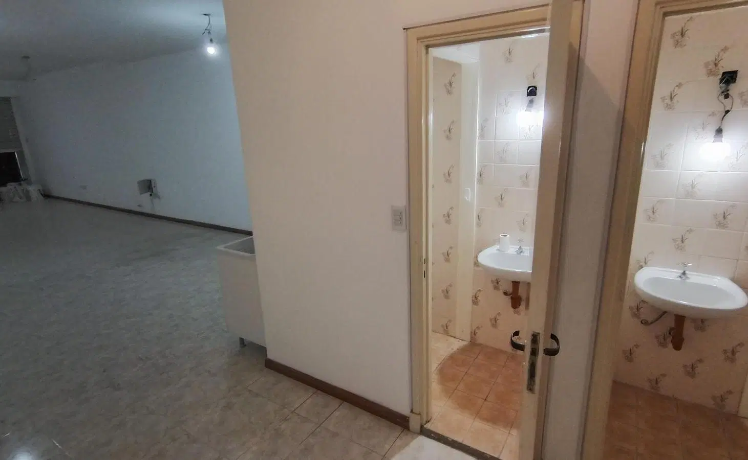 Local Comercial en Alquiler - Ubicación Estratégica en La Perla 5