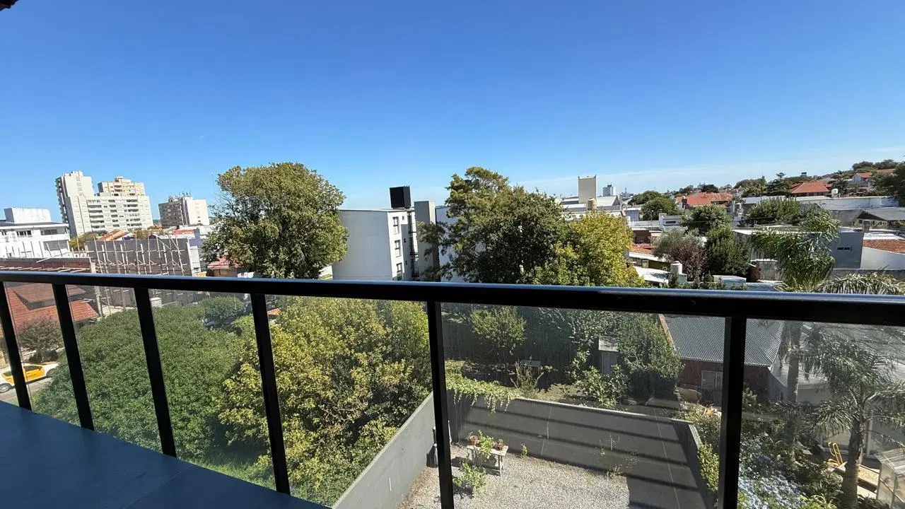 2 ambientes, con balcón y cochera en San Carlos | Sol de tarde 5