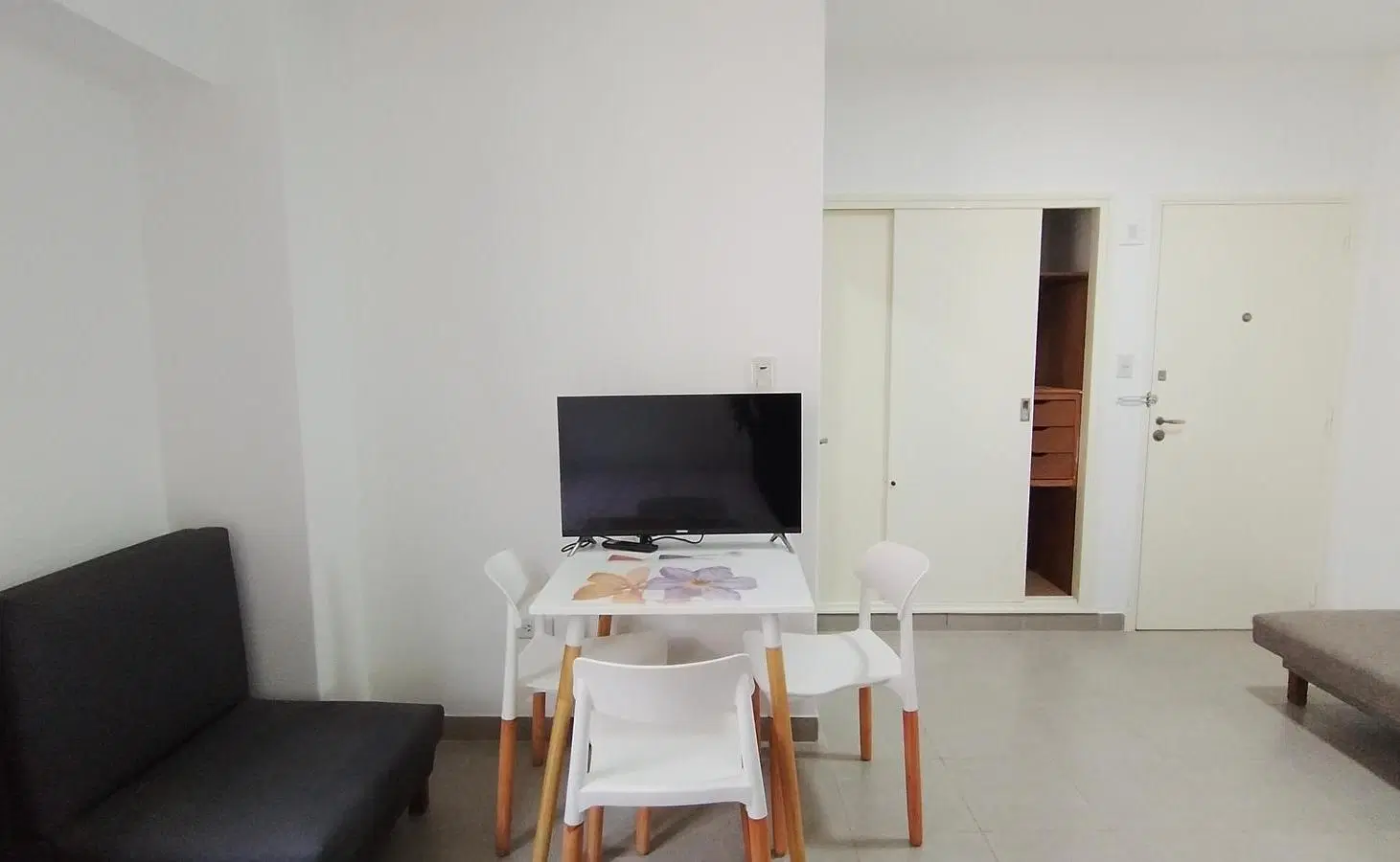 Monoambiente en alquiler con muebles – Falucho y Las Heras 3