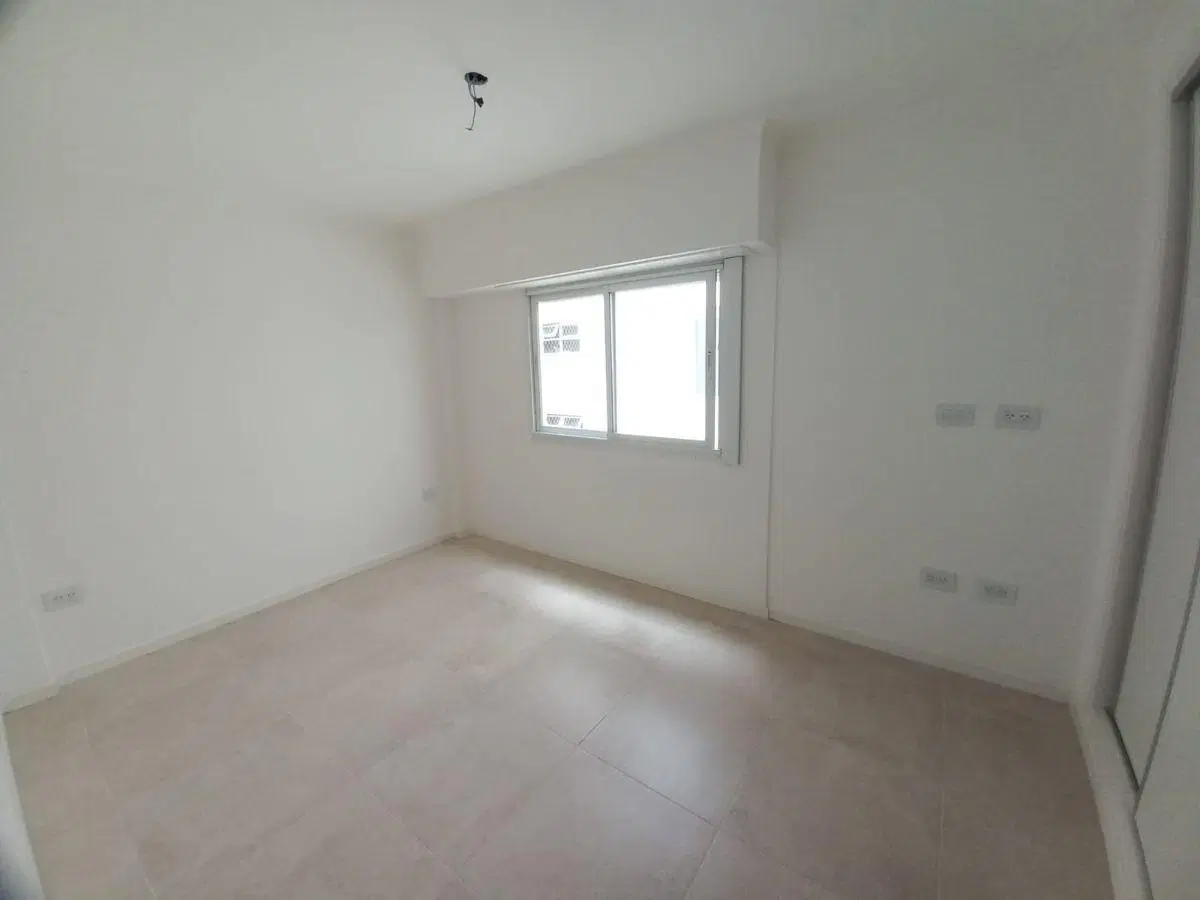 Departamento de 3 ambientes en alquiler 24 meses sobre Av. Independencia y Vieytes 4