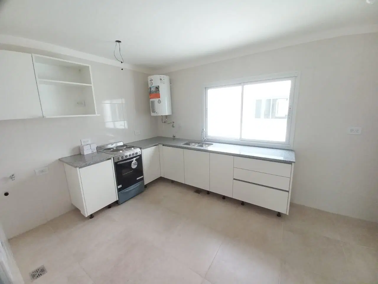 Departamento de 3 ambientes en alquiler 24 meses sobre Av. Independencia y Vieytes 2