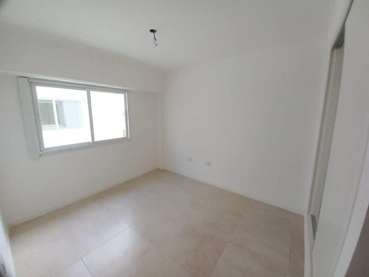 Departamento de 3 ambientes en alquiler 24 meses sobre Av. Independencia y Vieytes 8
