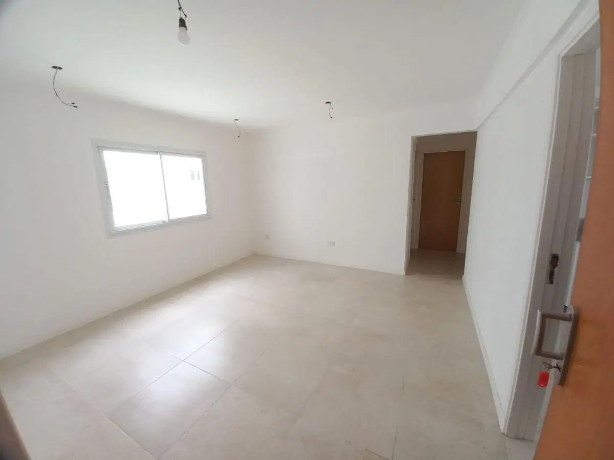 Departamento de 3 ambientes en alquiler 24 meses sobre Av. Independencia y Vieytes 1