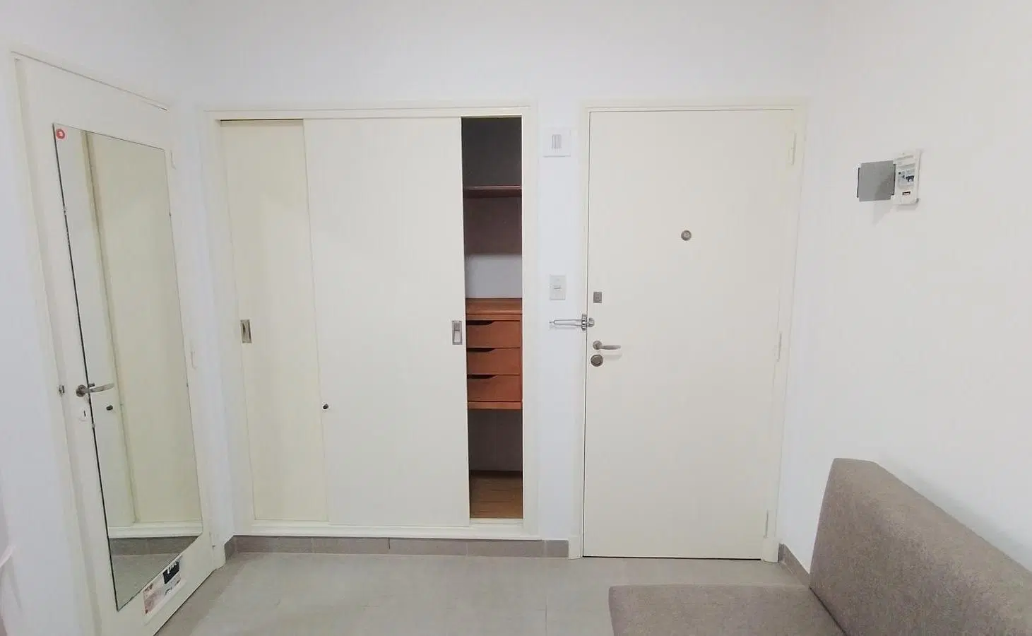 Monoambiente en venta con muebles – Falucho y Las Heras 8