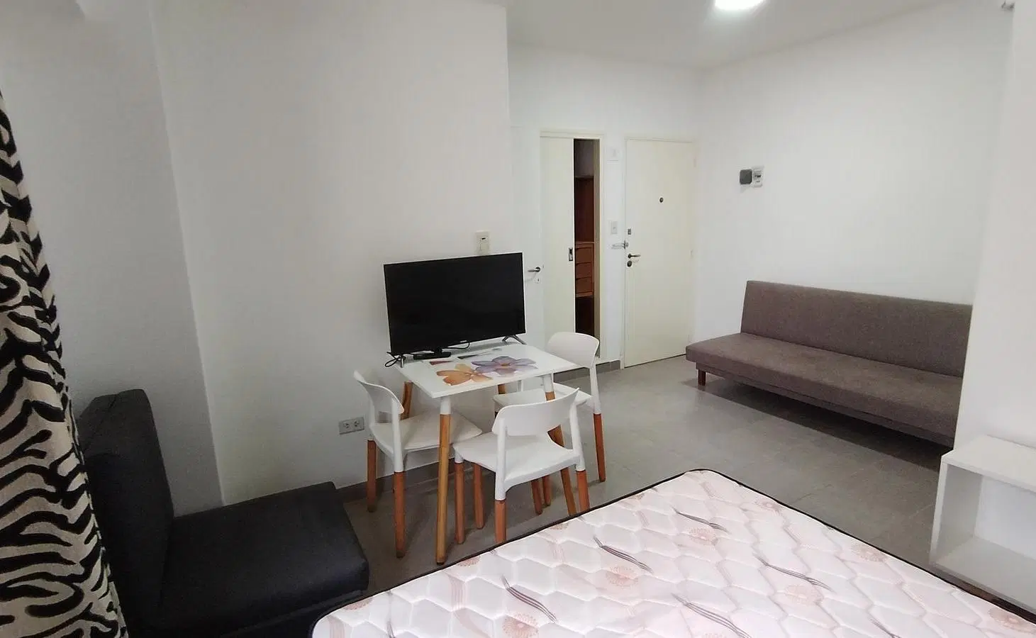 Monoambiente en venta con muebles – Falucho y Las Heras 4