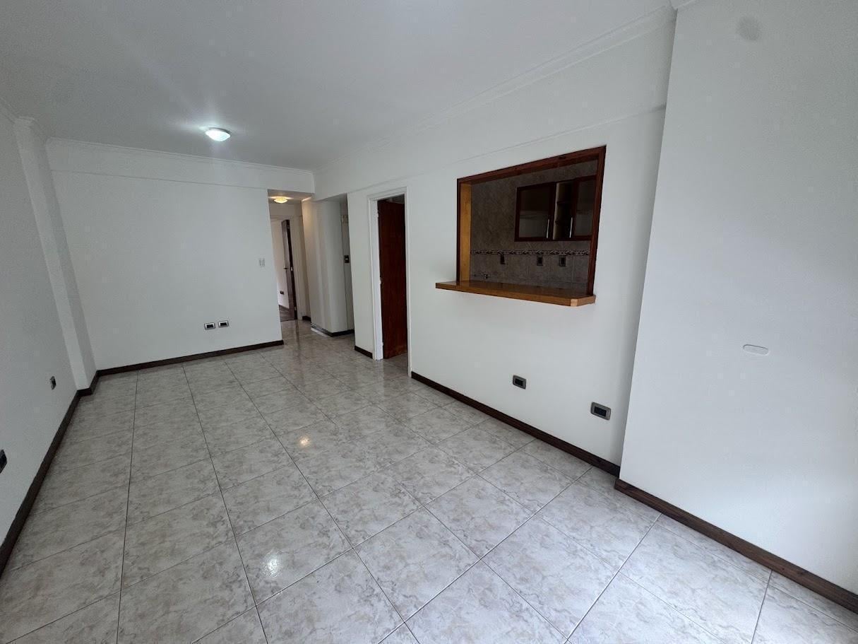 Foto de 2 ambientes con balcón - Mitre y 3 de Febrero, imagen 3