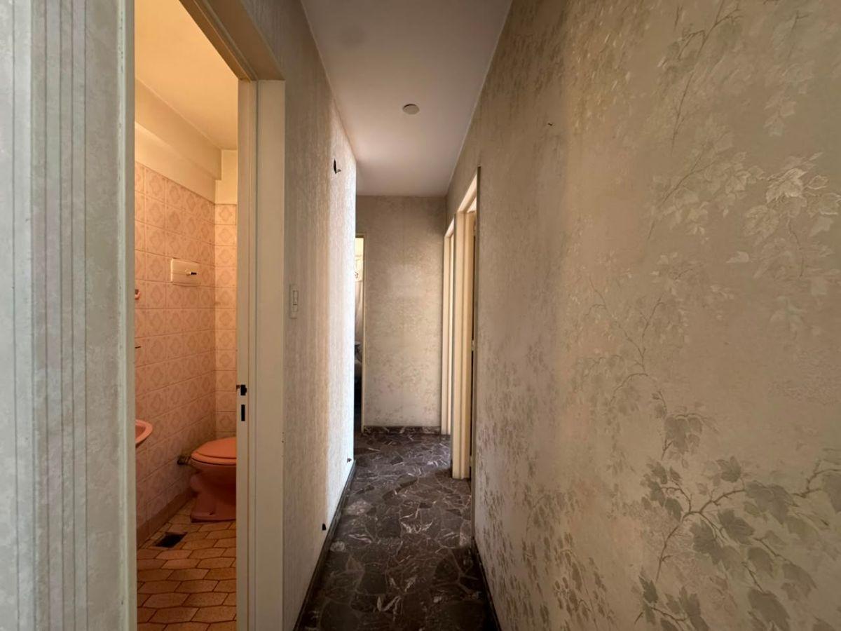 Foto de Departamento de 4 ambientes con dependencia de servicio patio y cochera, imagen 2
