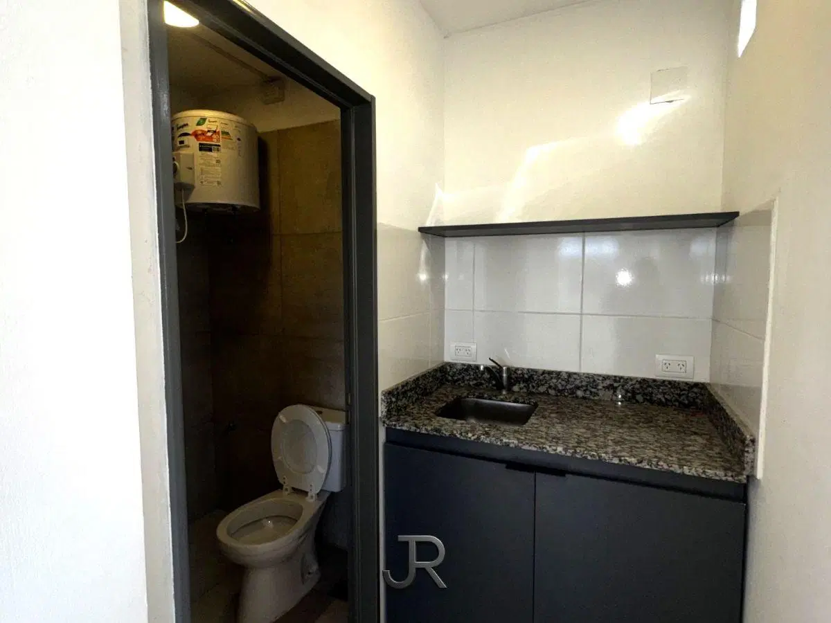 ALQUILER DE NAVE/GALPÓN A ESTRENAR + OFICINA C/baño privado VILLA RETIRO 5