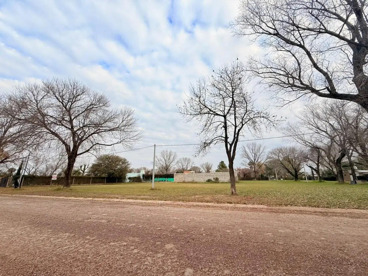 LOTE EN VENTA BARRIO SANTA CLARA CORONEL DOMINGUEZ 3