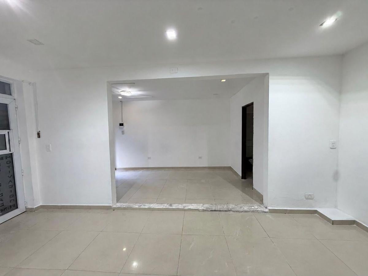 Foto de ALQUILER LOCAL COMERCIAL - CASEROS, imagen 2