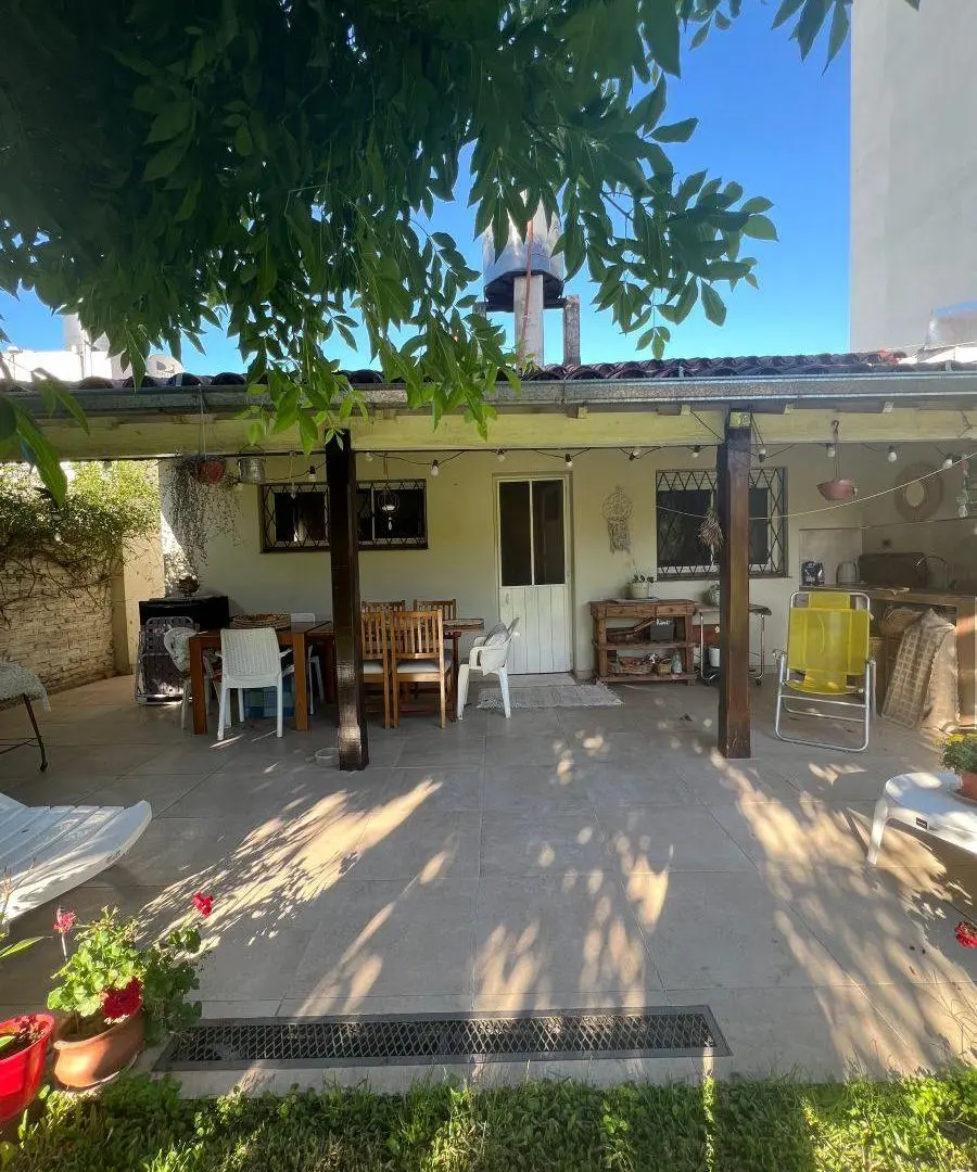 CASA EN BERAZATEGUI C/ JARDÍN REMODELADA 5
