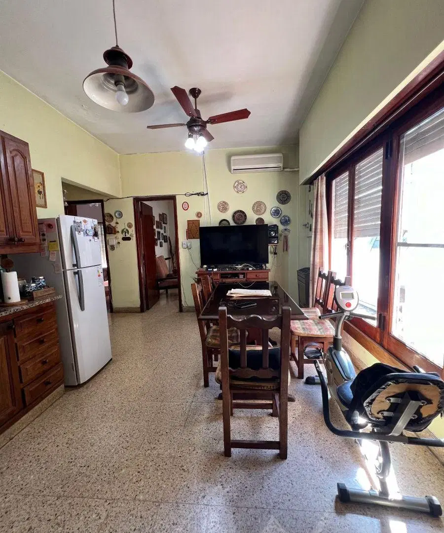 CASA CON 3 DORMITORIOS EN BERAZATEGUI 4