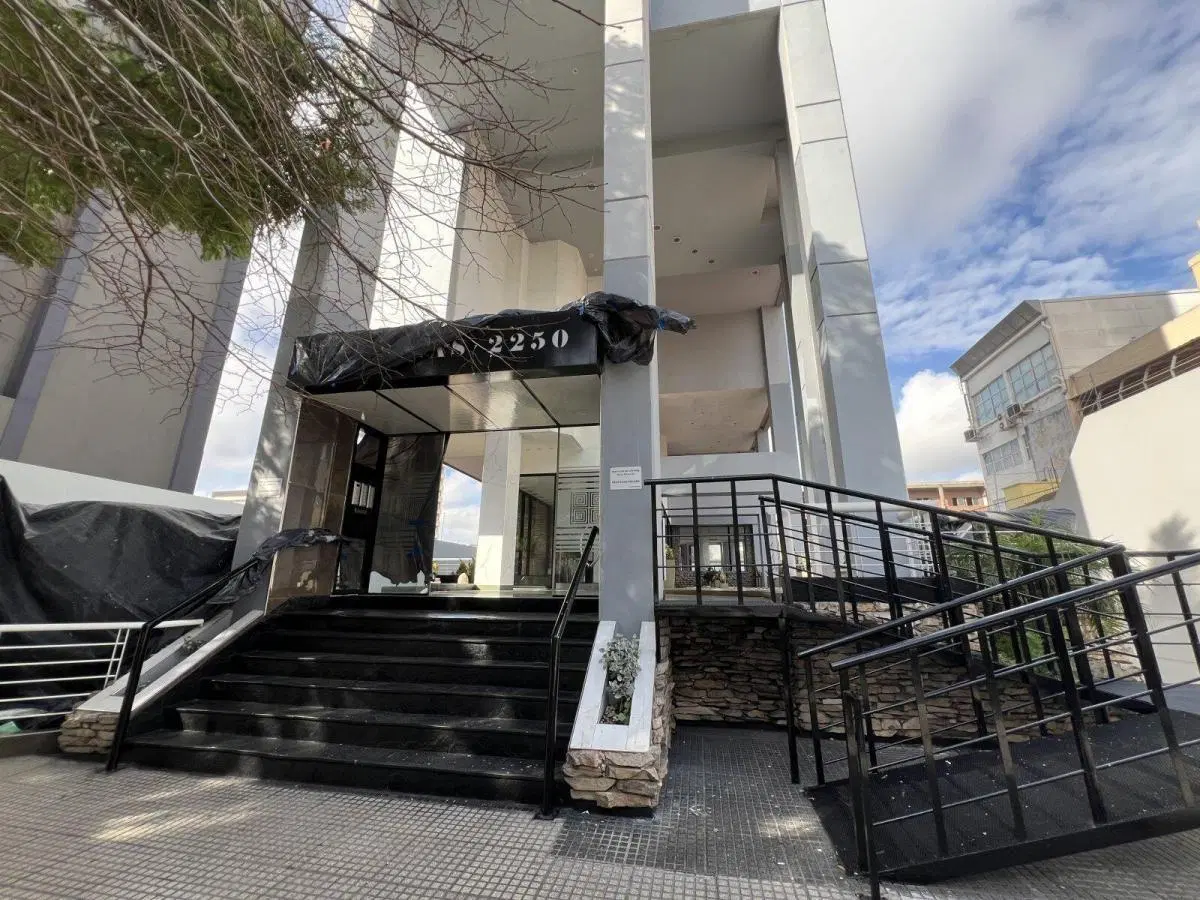 Depto 3 Amb Con Balcón Y Cochera Cubierta - 70m² - Baño Y Toilette - San Justo 2