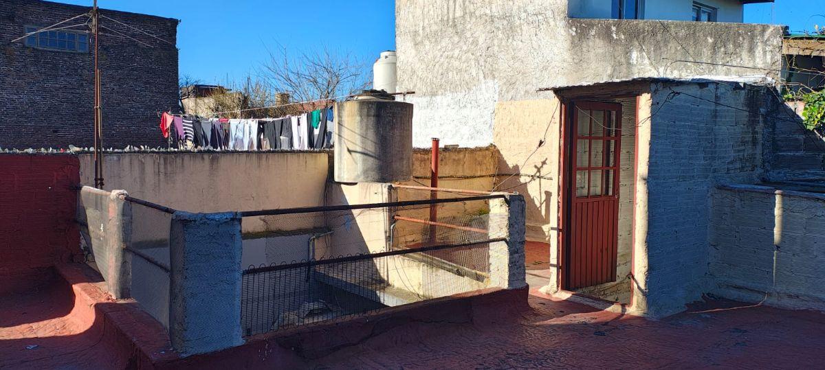 Foto de Casa de 90 m² con 2 dormitorios en alquiler en Caseros, imagen 2