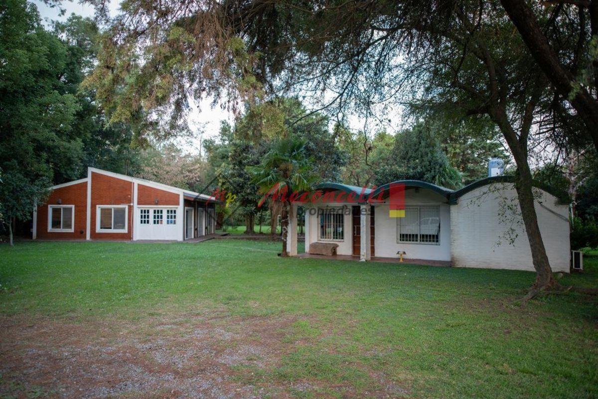 Casa quinta sobre avenida en San vicente