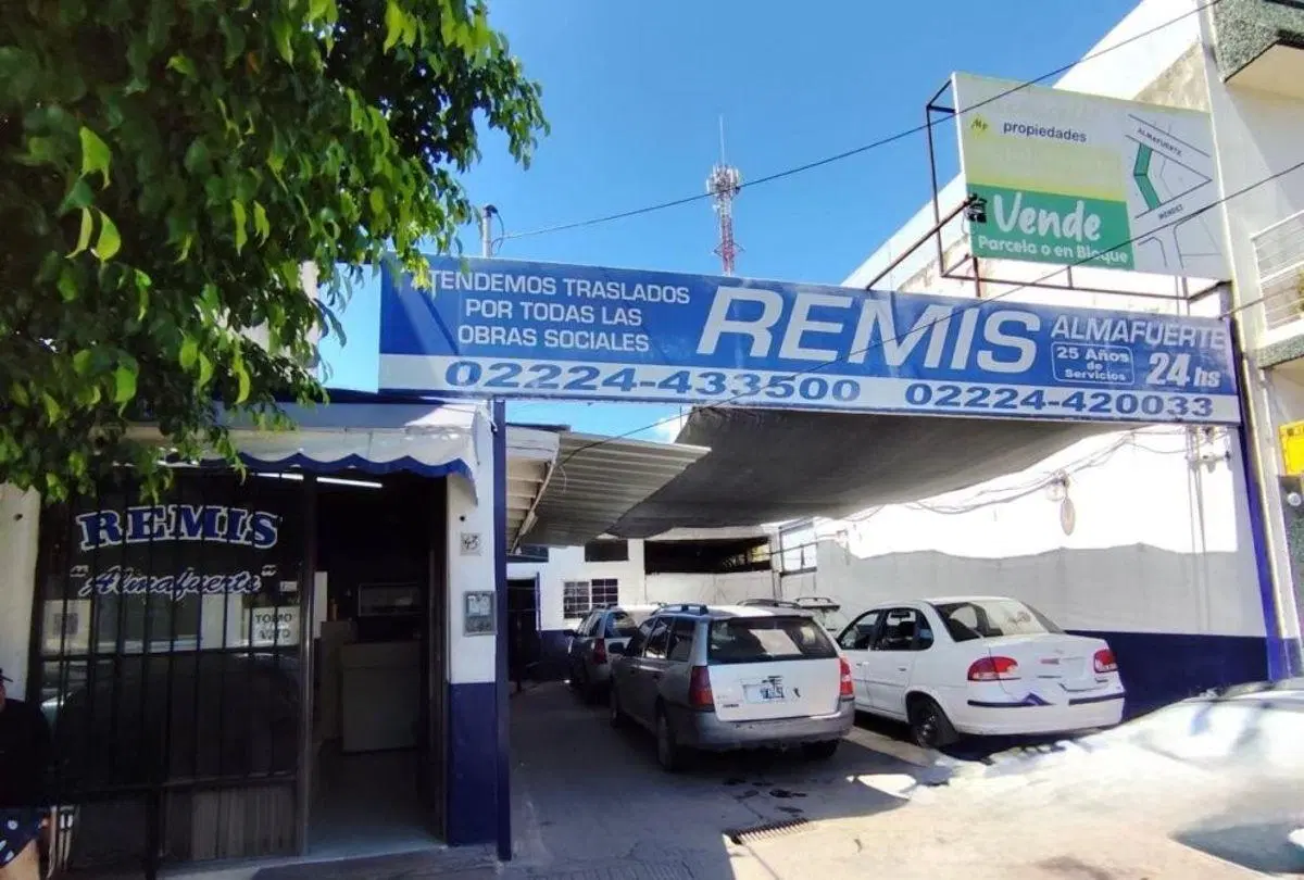 INMUEBLE IDEAL PARA INVERSIONISTAS! CON SALIDA A 2 CALLES 3