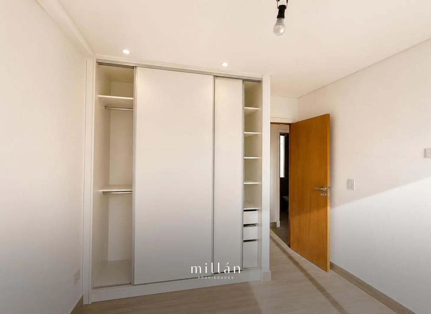 Casa 4 ambientes a estrenar Barrio  Arenas Chico 8