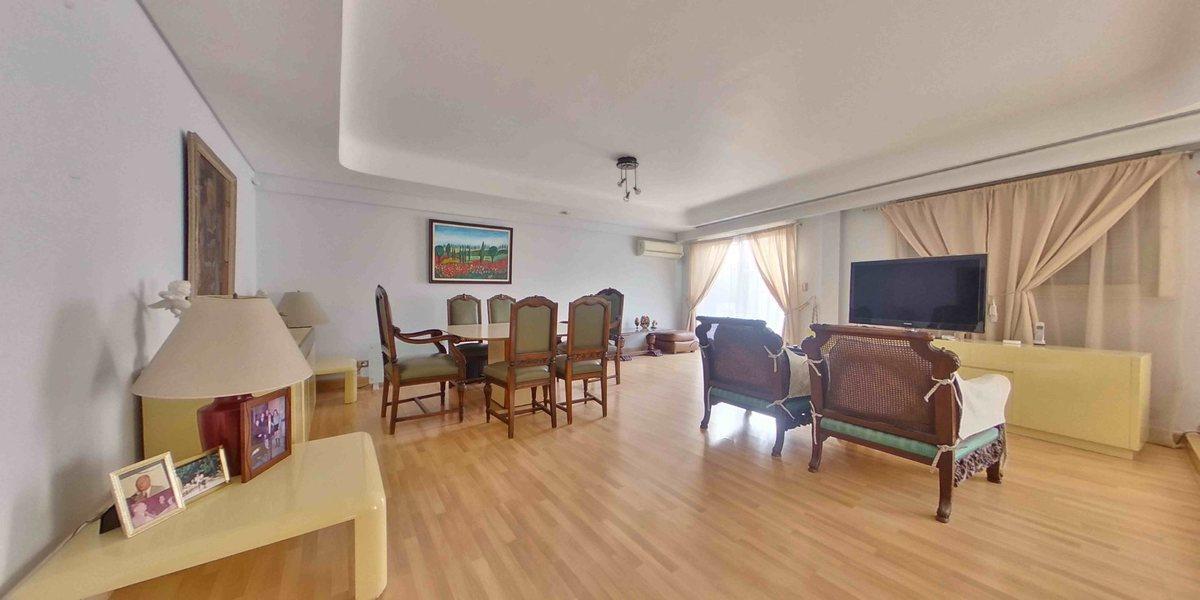 Recoleta 6 amb. Gran metraje /  Frente y Terraza