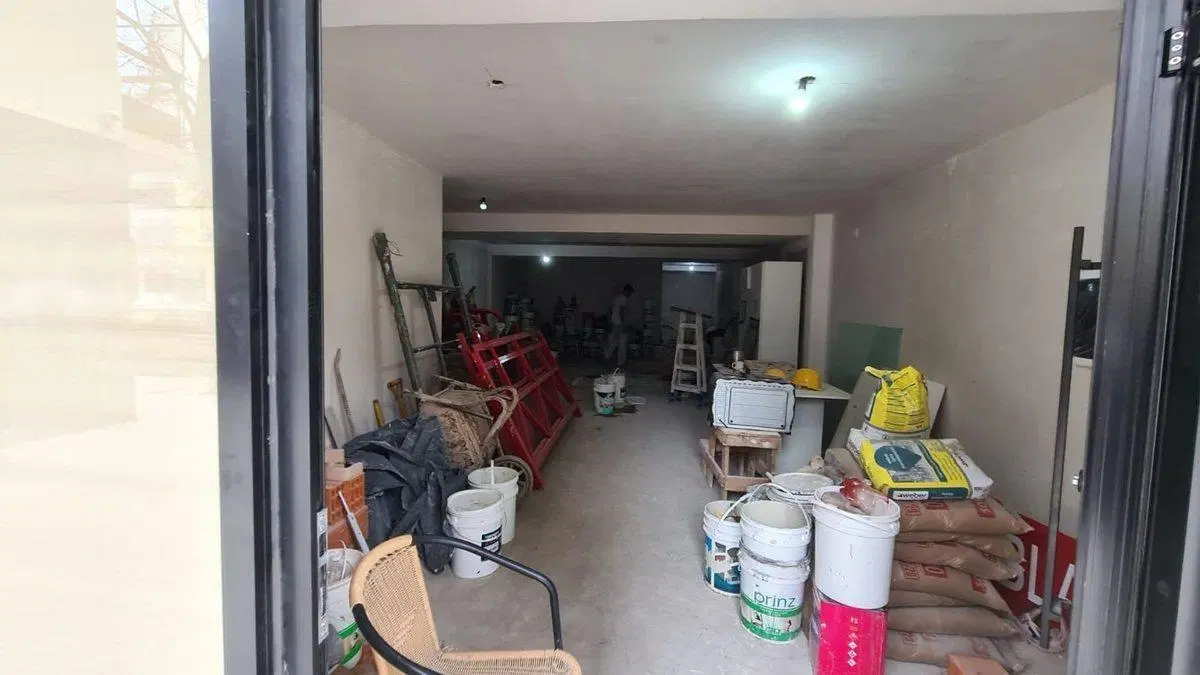 VENTA LOCAL COMERCIAL  A ESTRENAR FACILIDADES 4