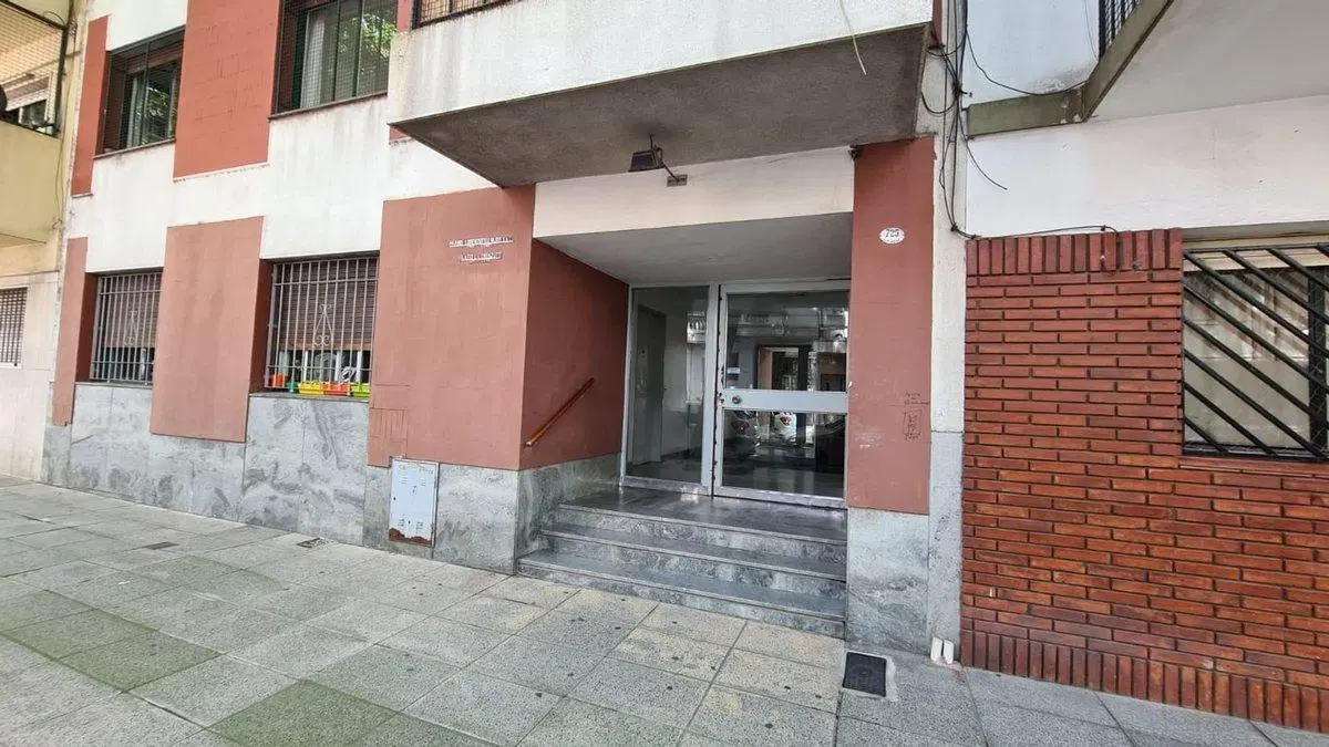 VENTA DEPTO 3 AMBIENTES  PB 2  PATIOS APTO CREDITO 2