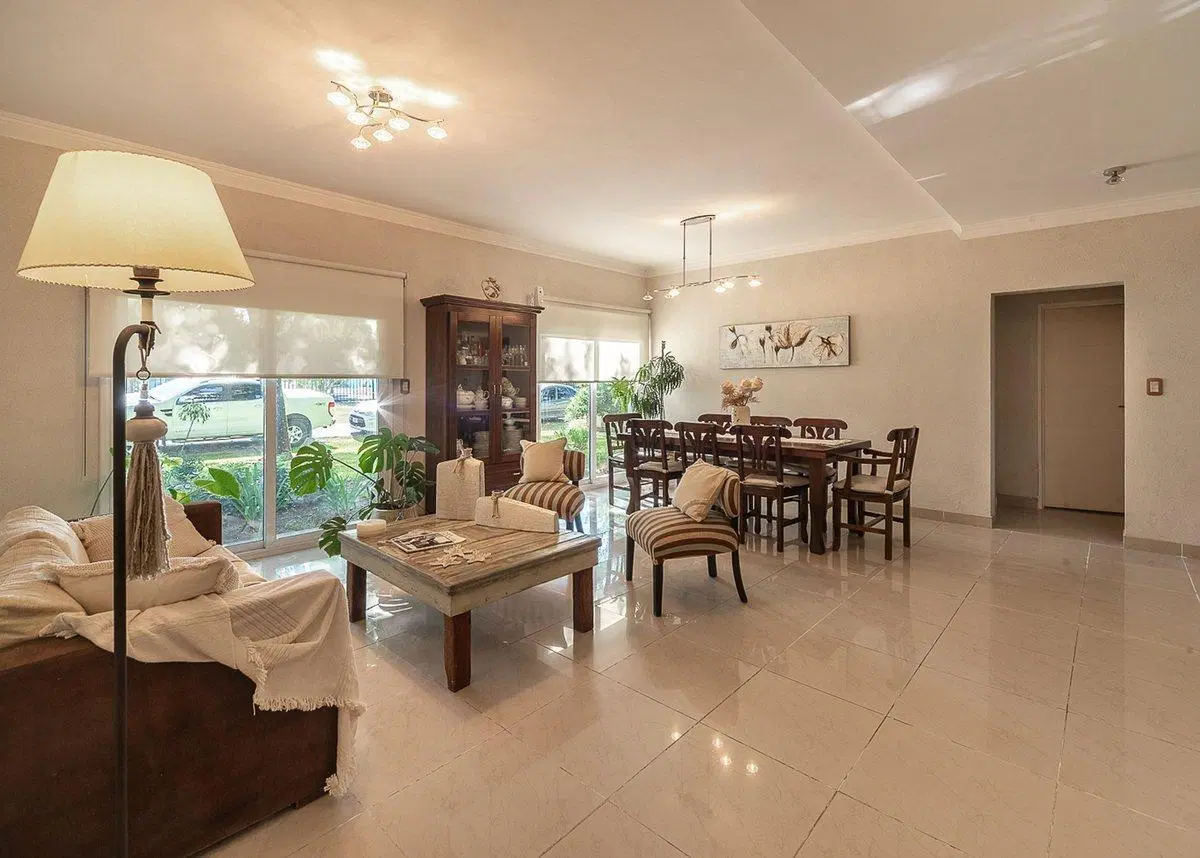 PILAR DEL ESTE VENTA CASA JARDIN PILETA COCHERA 3