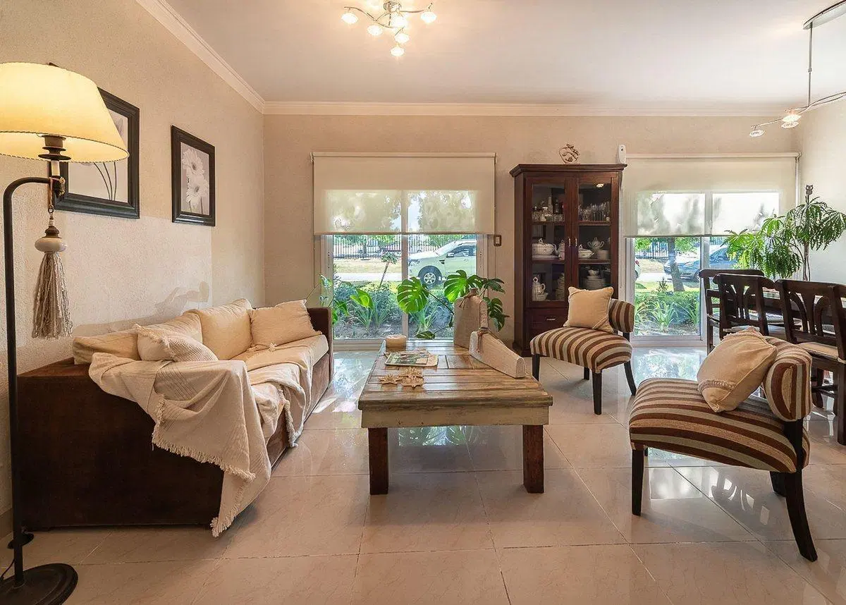 PILAR DEL ESTE VENTA CASA JARDIN PILETA COCHERA 2