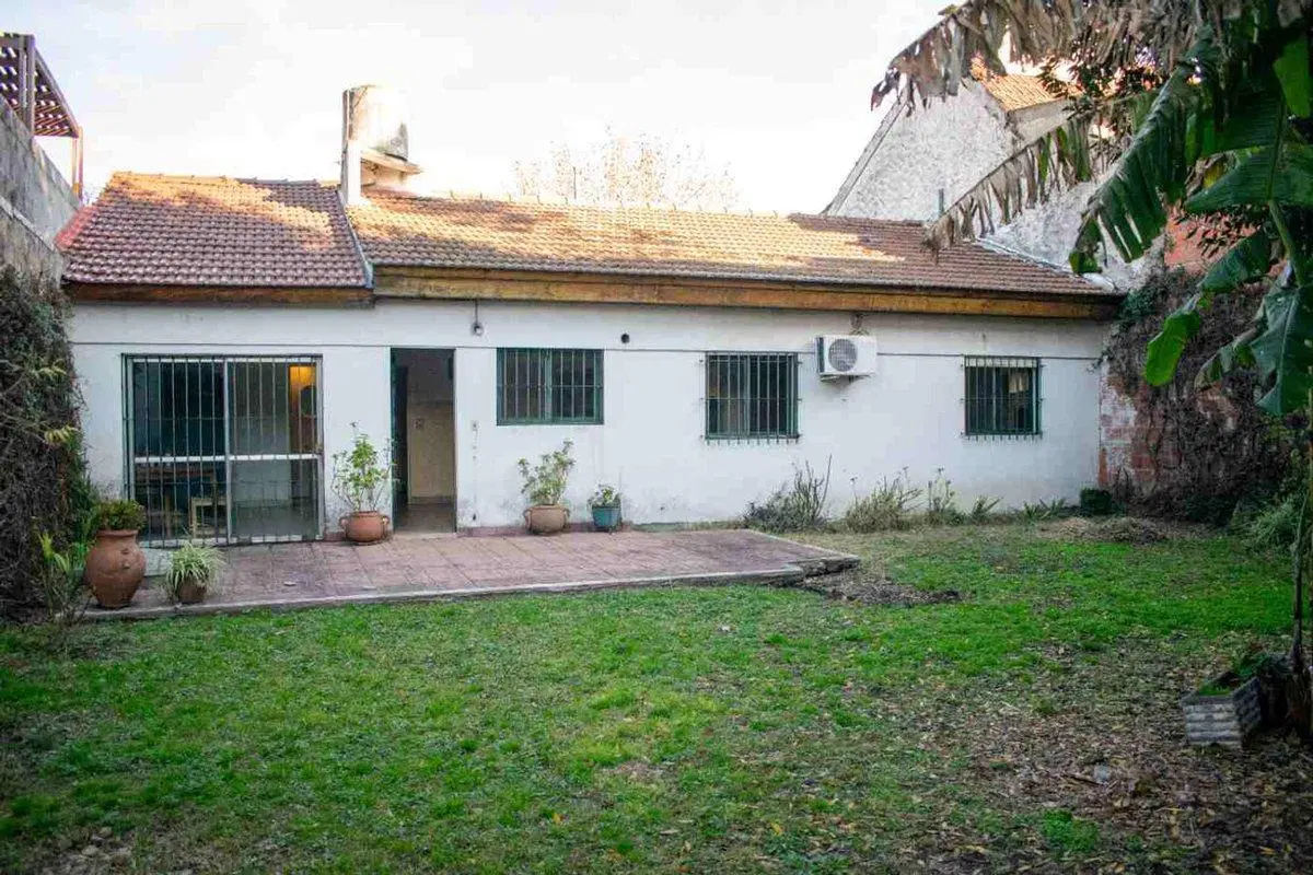 VENTA CASA 4 AMB, JARDIN, COCH EN HAEDO, HERMOSA!! 4