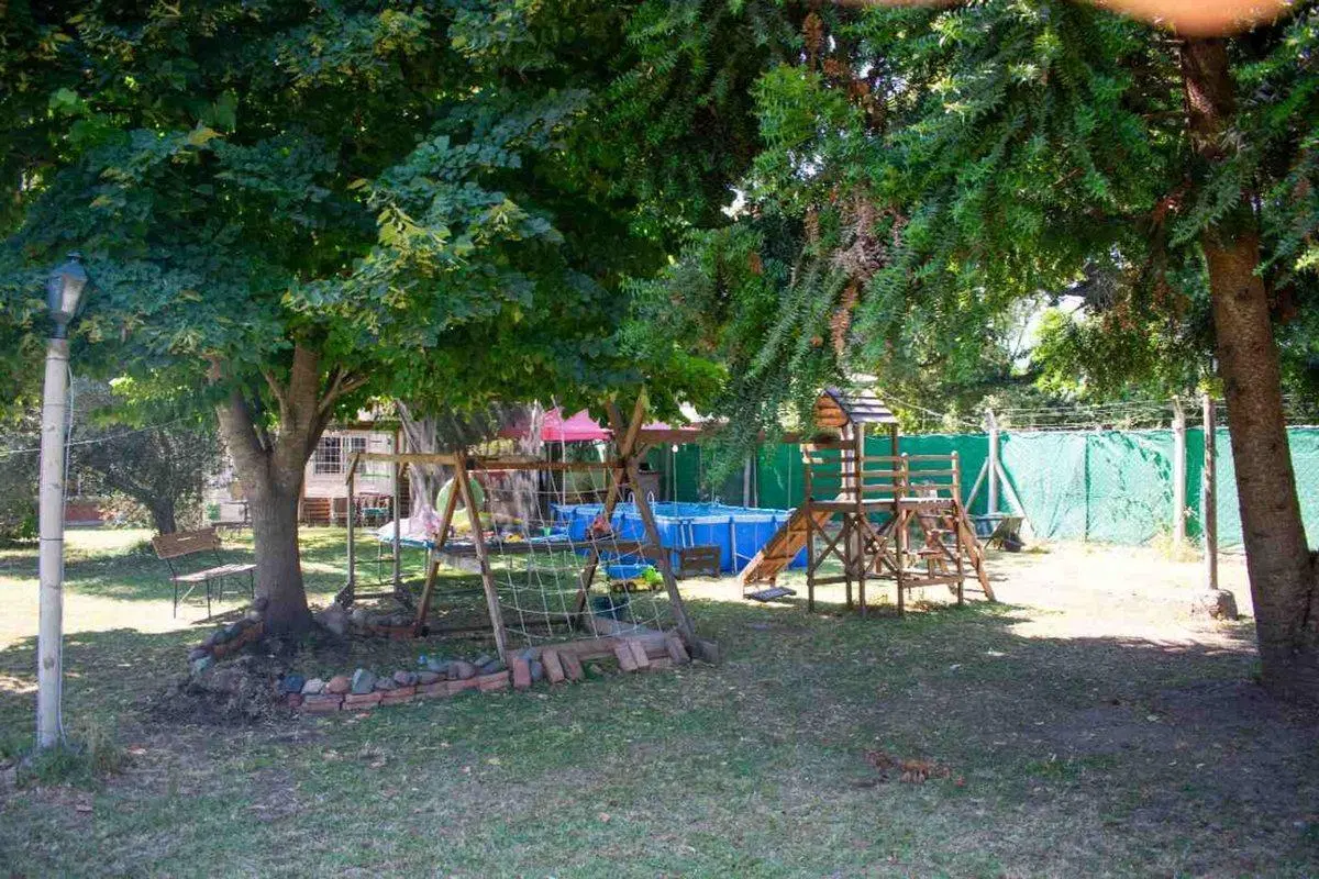 VENTA CASA LA REJA 5 AMB, ENORME PARQUE, EXCELENTE 3