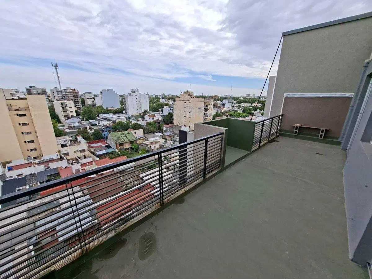 2/3AMBIENTES CON TERRAZA EXCLUSIVA-ACEPTA PERMUTA! 4